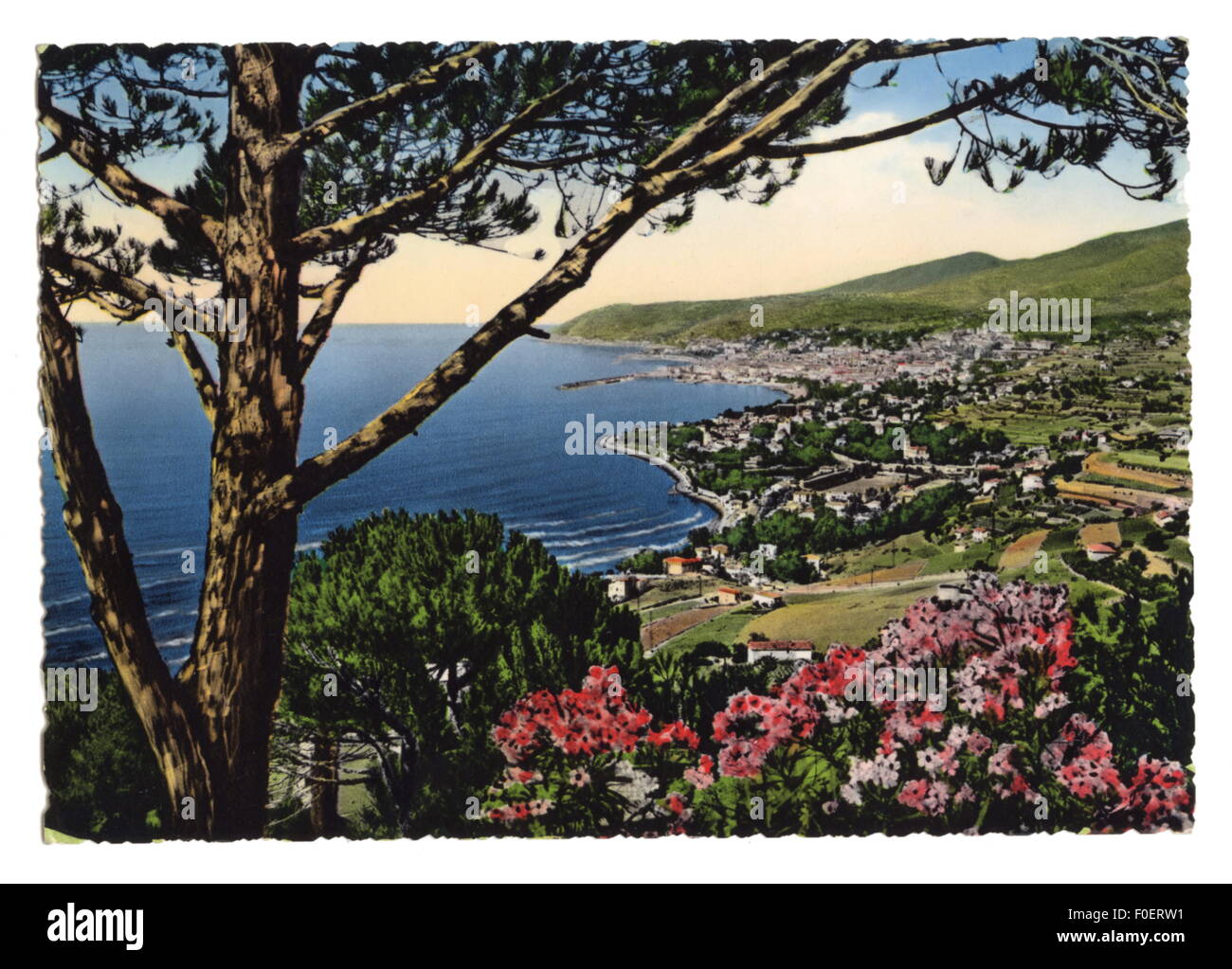 Geografia / viaggio, Italia, San Remo, vista dall'Oriente, cartolina fotografica, postsegnato anni '50, diritti aggiuntivi-clearences-non disponibile Foto Stock