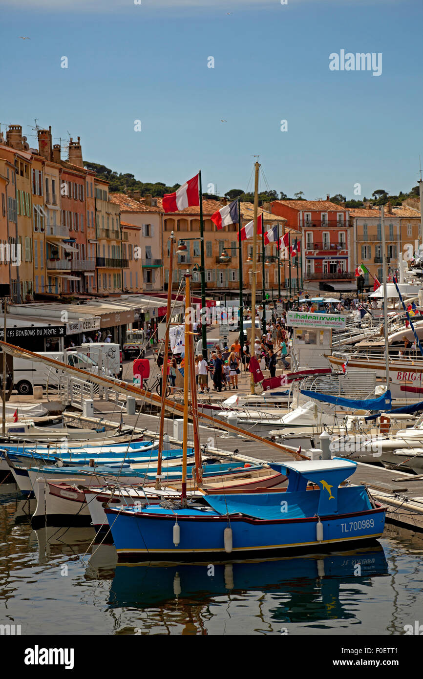 Saint tropez porto con barche da pesca porto costa azzurra Francia Foto Stock