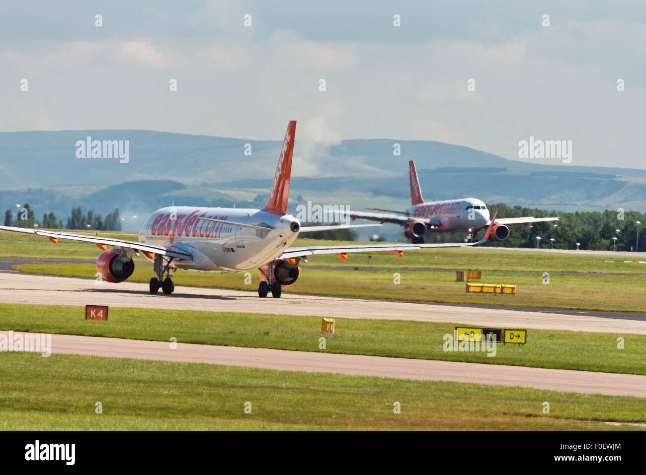 EasyJet Airbus A320-200 Aeroporto di Manchester Inghilterra partenze arrivi Foto Stock