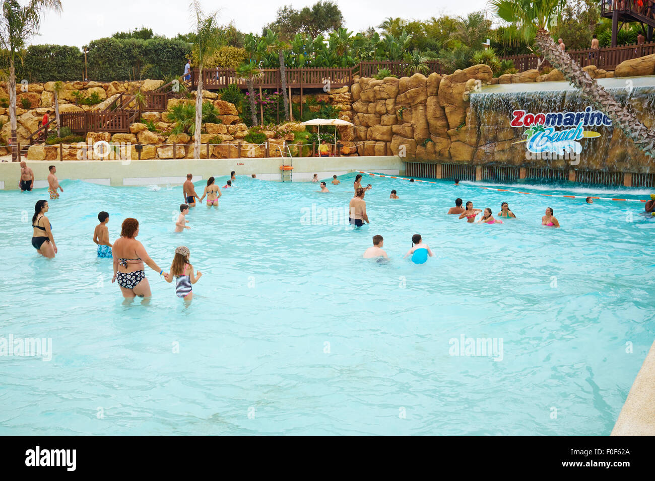 Piscina Onda a Zoomarine Theme Park Guia Algarve Portogallo Foto Stock