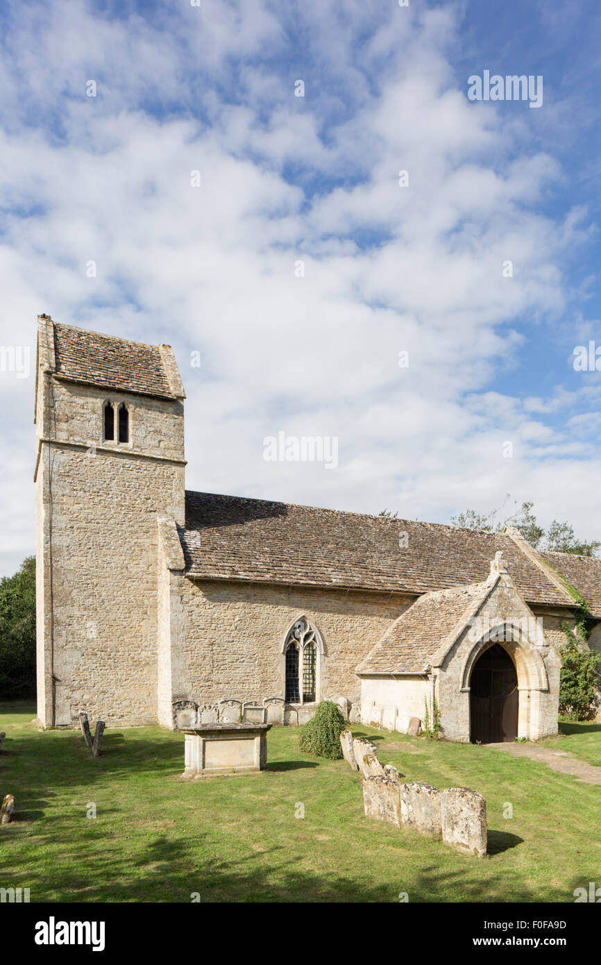 Sant'Andrea chiesa nel villaggio Costwold di Eastleach Turville, Gloucestershire, England, Regno Unito Foto Stock