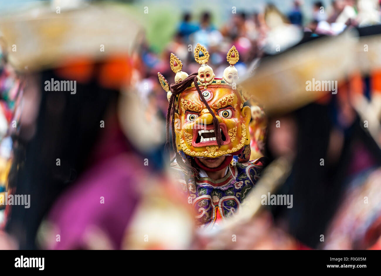 La danza della divinità terrificanti (Tungam) Paro festival religioso del Bhutan Foto Stock
