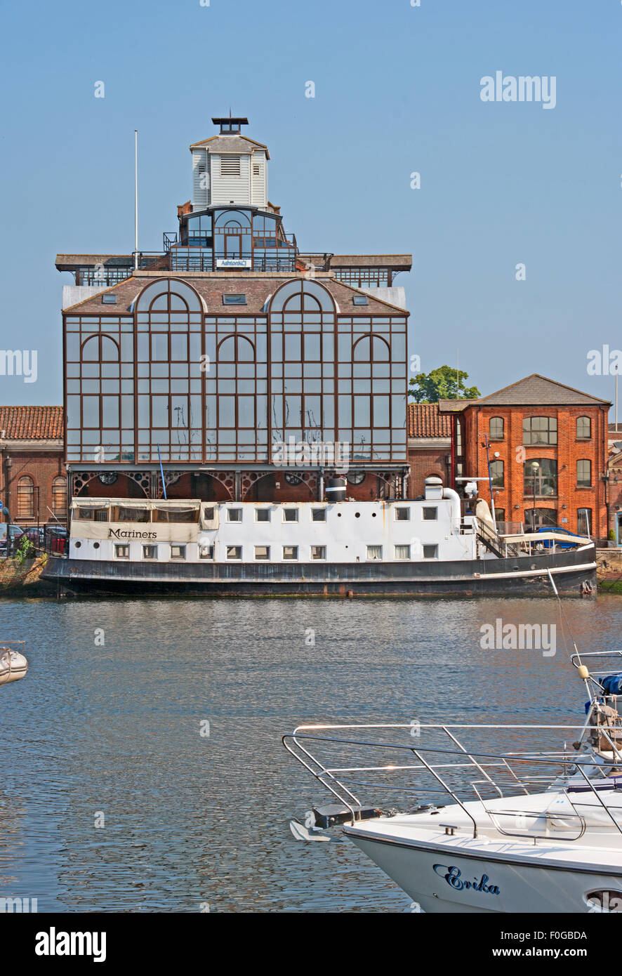 Ipswich, Suffolk, East Anglia, Inghilterra, acqua anteriore edificio Dock, Darsena; Foto Stock