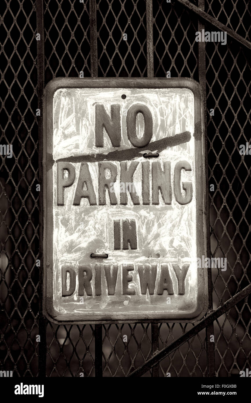 Nessun parcheggio in viale di accesso, Segno, New Orleans, STATI UNITI D'AMERICA Foto Stock