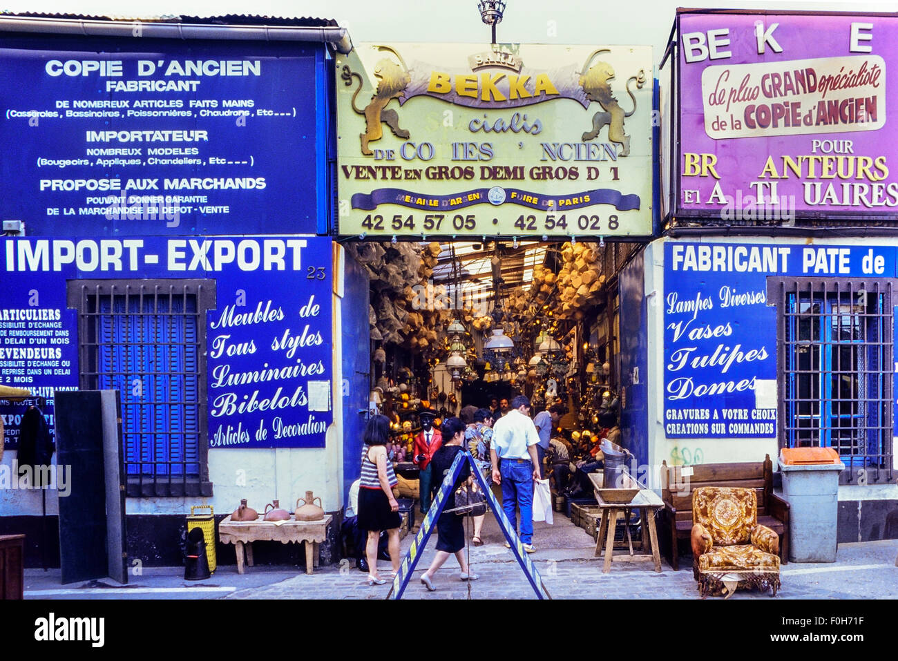 Mercato delle pulci a Porte de Clignancourt. Parigi. Francia Foto stock -  Alamy