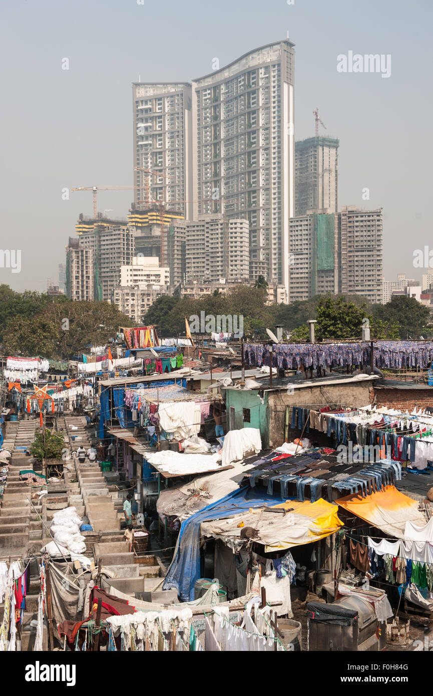 Mumbai, India. Mahalaxmi Dhobi Ghat outdoor open-air servizio lavanderia, uno di Mumbai della principali attrazioni turistiche. Foto Stock