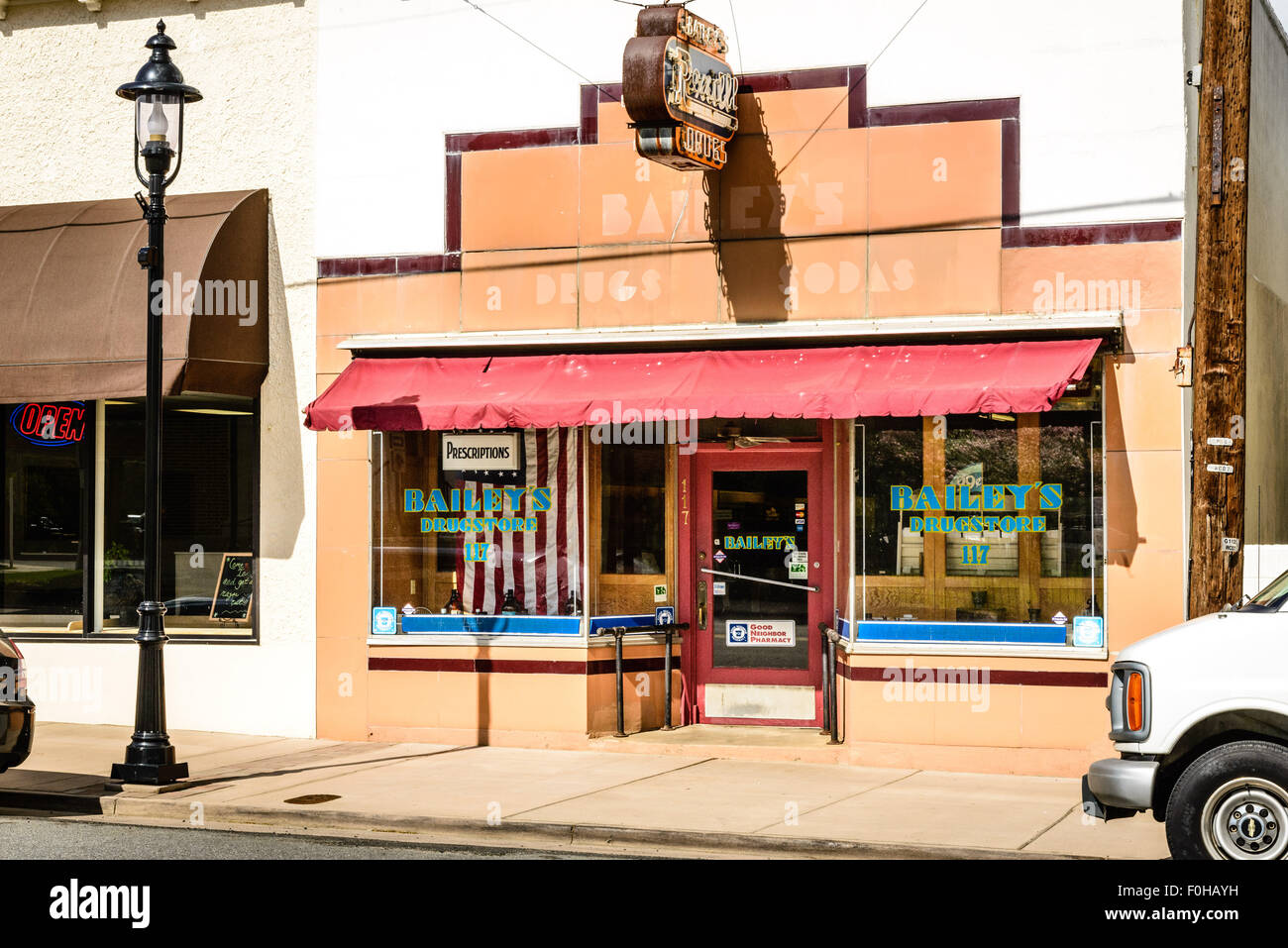 Bailey's Drug Store, 117 West Main Street, Louisa, Virginia Foto Stock