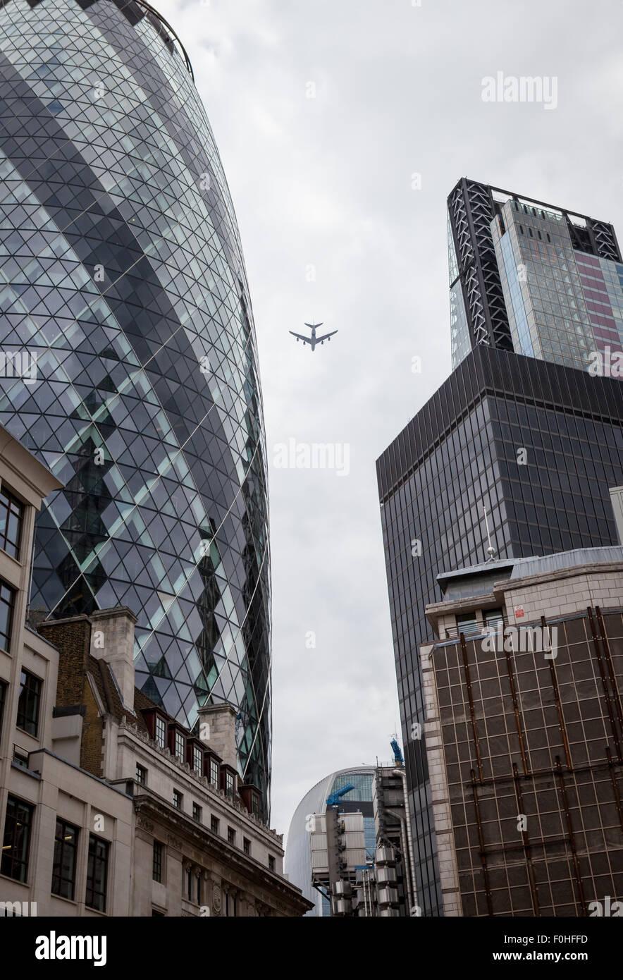 Aereo sopra i grattacieli della City di Londra Foto Stock