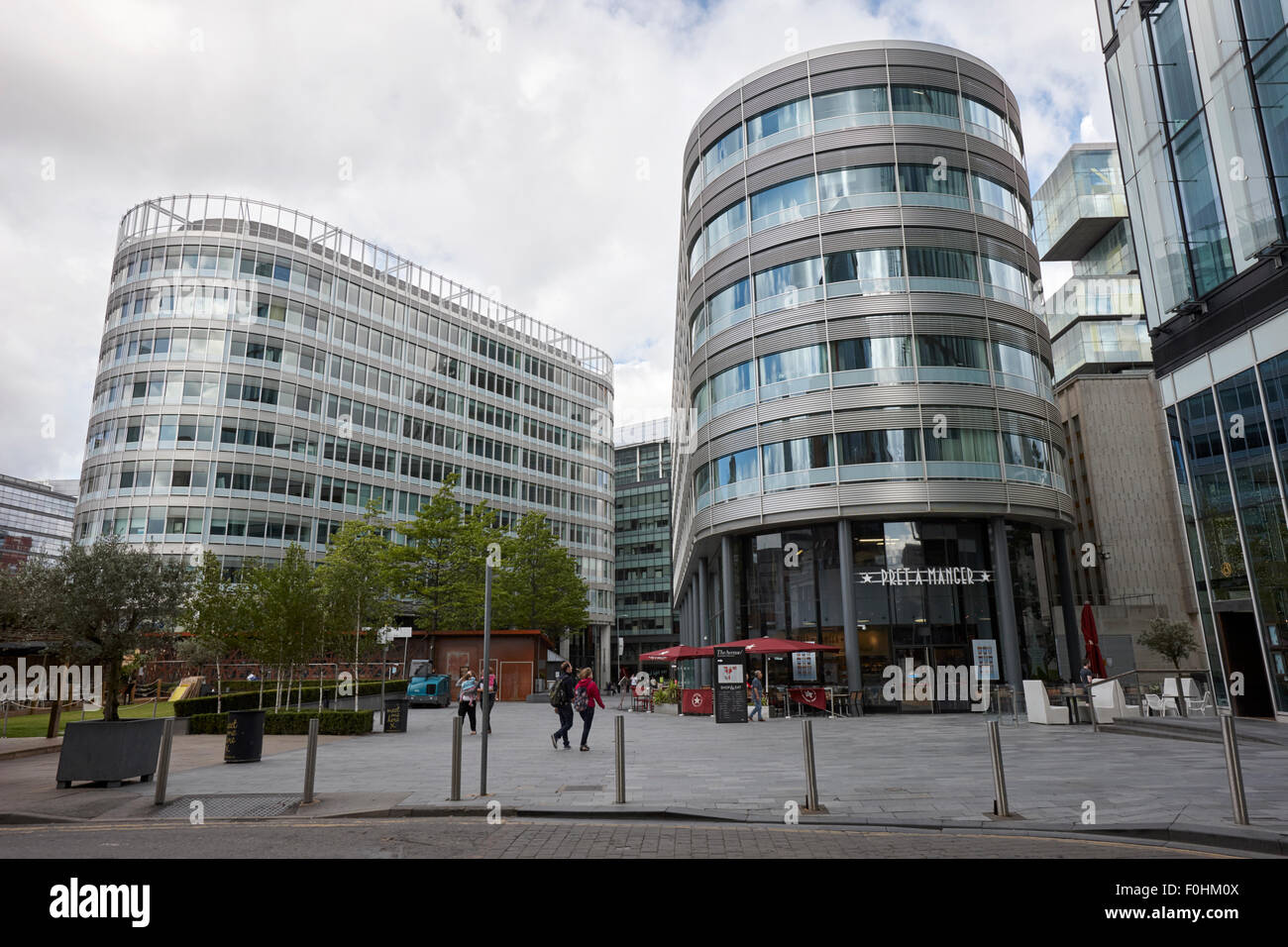 Hardman square Spinningfields district Manchester Inghilterra England Regno Unito Foto Stock