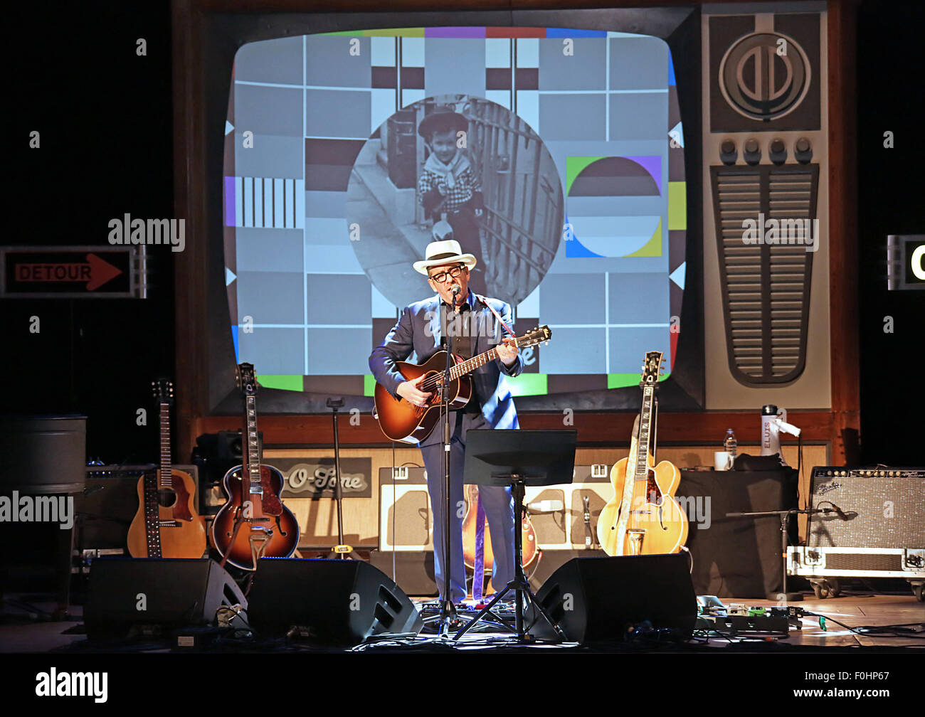 Elvis Costello performing live a Liverpool Philharmonic Hall dotata di: Elvis Costello dove: Liverpool, Regno Unito quando: 15 Giu 2015 Foto Stock