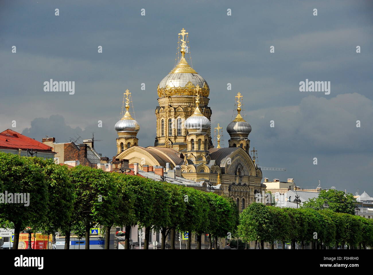 Chiesa Russa Ortodossa dell Assunzione della Beata Vergine Maria sul fiume Neva a San Pietroburgo, Russia Foto Stock