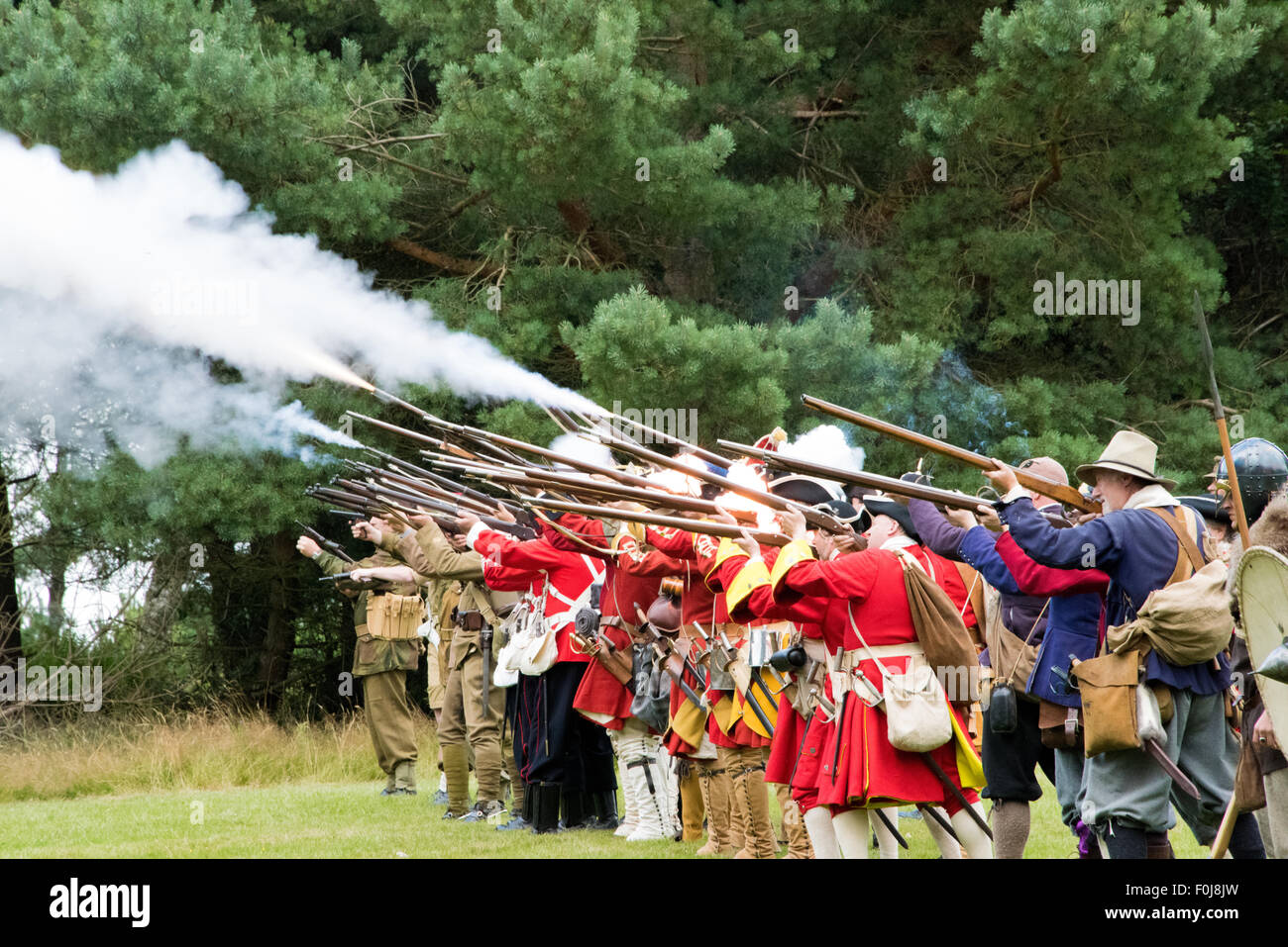 Storia militare Weekend con rievocazioni e visualizza di histrical periodi nella storia britannica a Cannock Chase Visitor Center Foto Stock