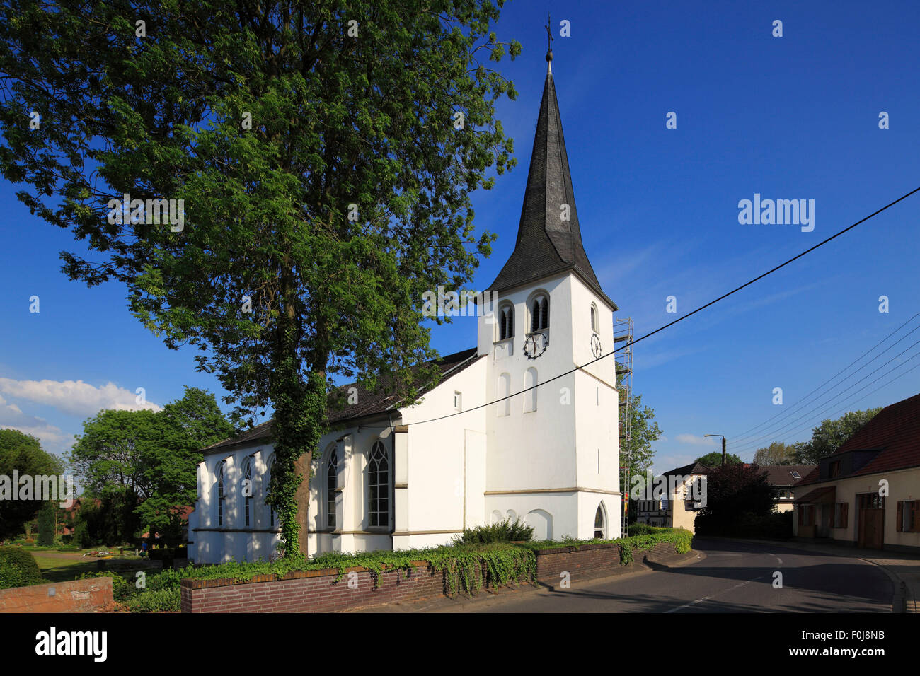 Evangelische Nicodemuskirche in Voerde-Goetterswickerhamm, Niederrhein, Ruhrgebiet, Renania settentrionale-Vestfalia Foto Stock