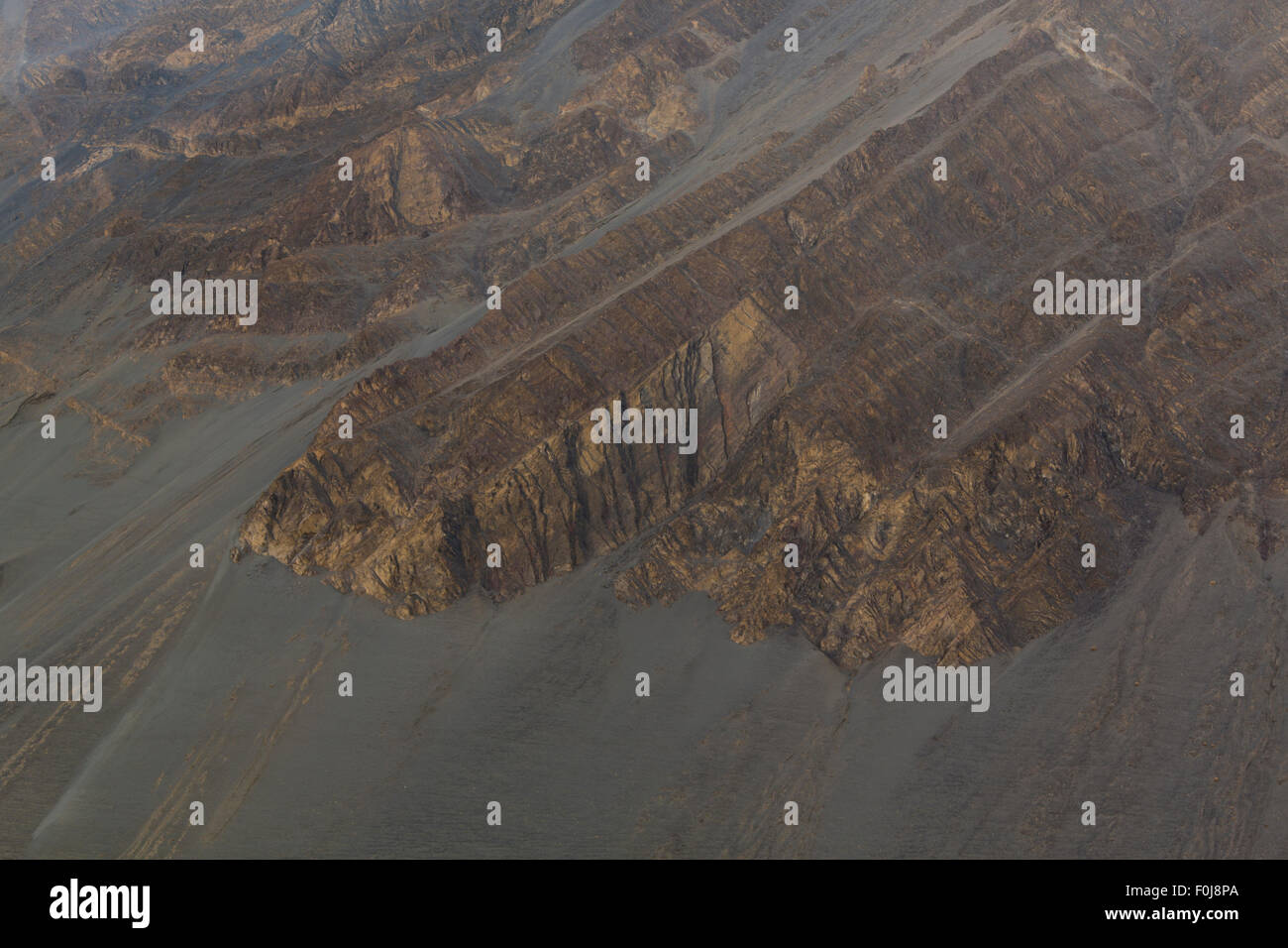 Texture di montagna in Tibet, probabilmente coper, sull'amicizia autostrada Foto Stock