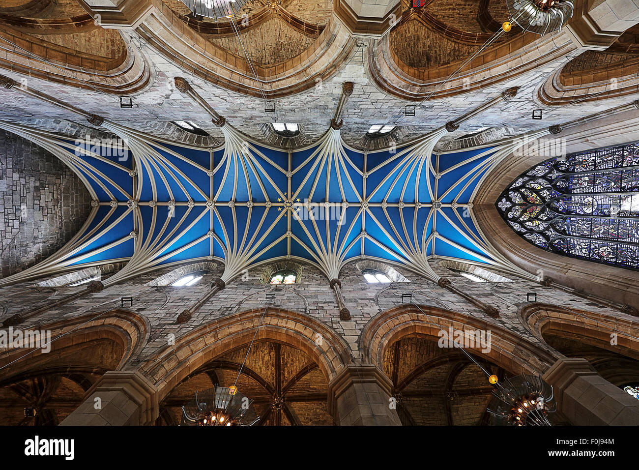 La Cattedrale di St Giles. Soffitto blu. Foto Stock