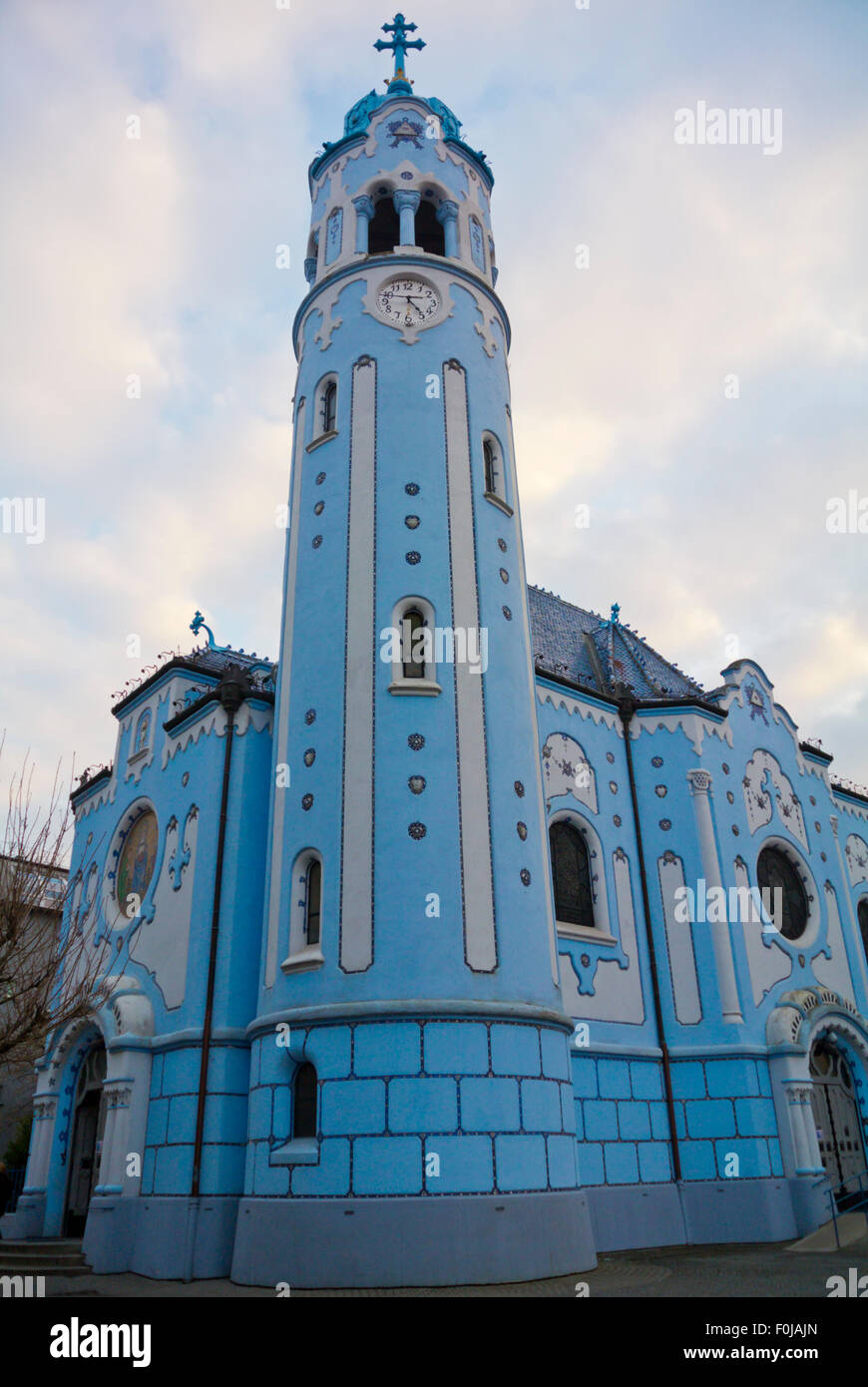 Modry Kostolik, blu chiesa di Santa Elisabetta (1908), secessionista ungherese chiesa cattolica romana, Bratislava, Slovacchia, Europa Foto Stock
