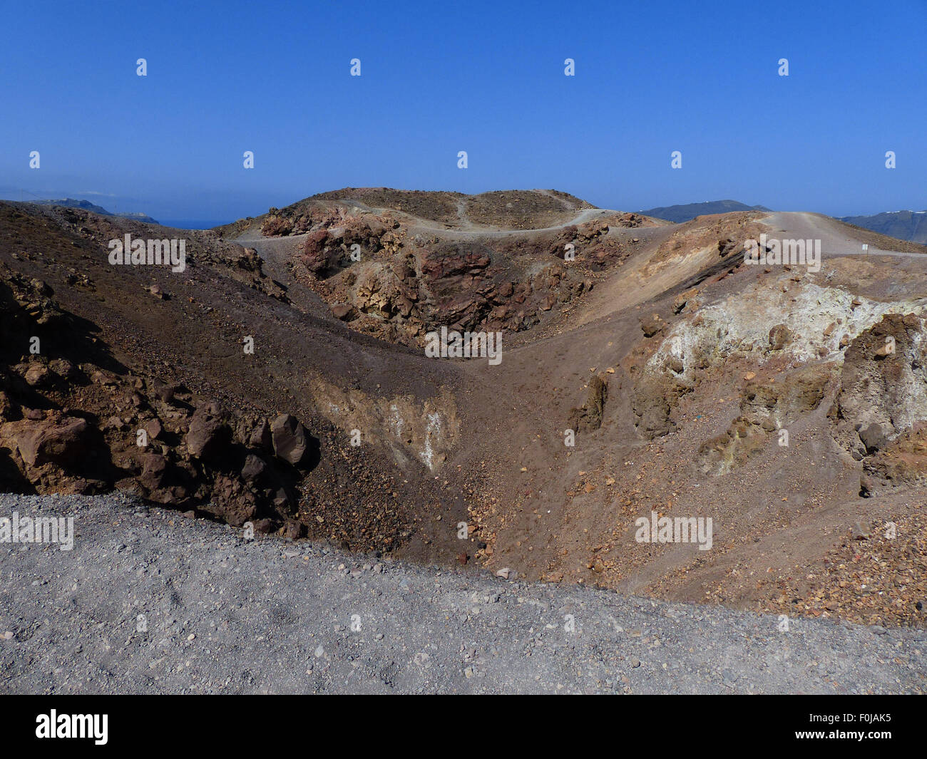 Incredibile paesaggio roccioso di Nea Kameni isola vulcanica Foto Stock