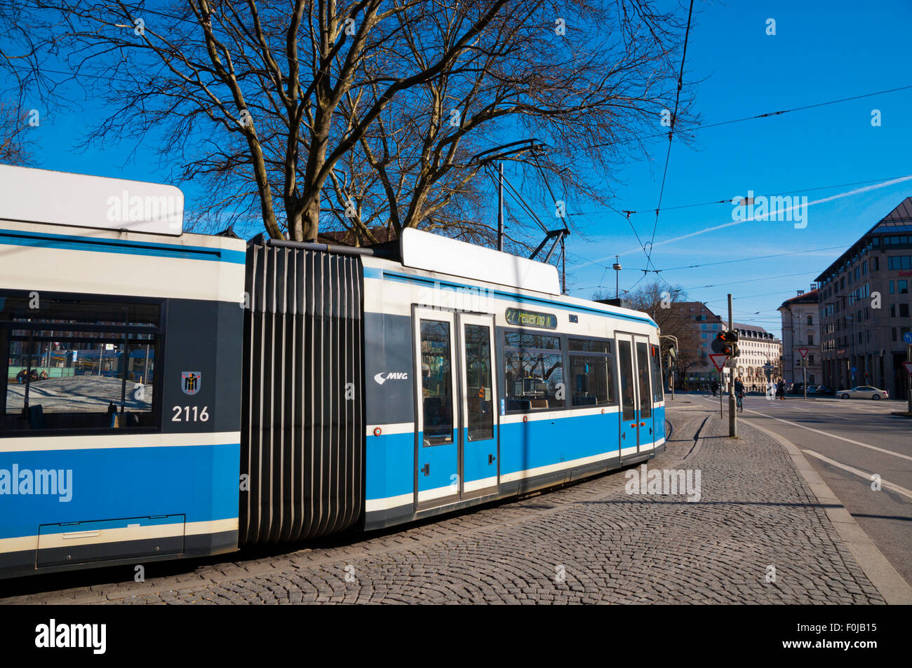 Tram, Sendliger-Tor-Platz, in corrispondenza del bordo di Altstadt, città vecchia, Monaco di Baviera, Germania Foto Stock