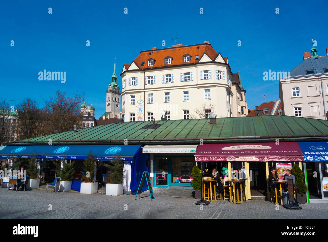Chioschi, Viktualienmarkt, la piazza principale del mercato, Altstadt, città vecchia, Monaco di Baviera, Germania Foto Stock