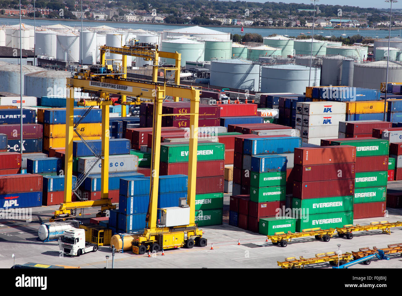 Container nel porto di Dublino Irlanda Foto Stock