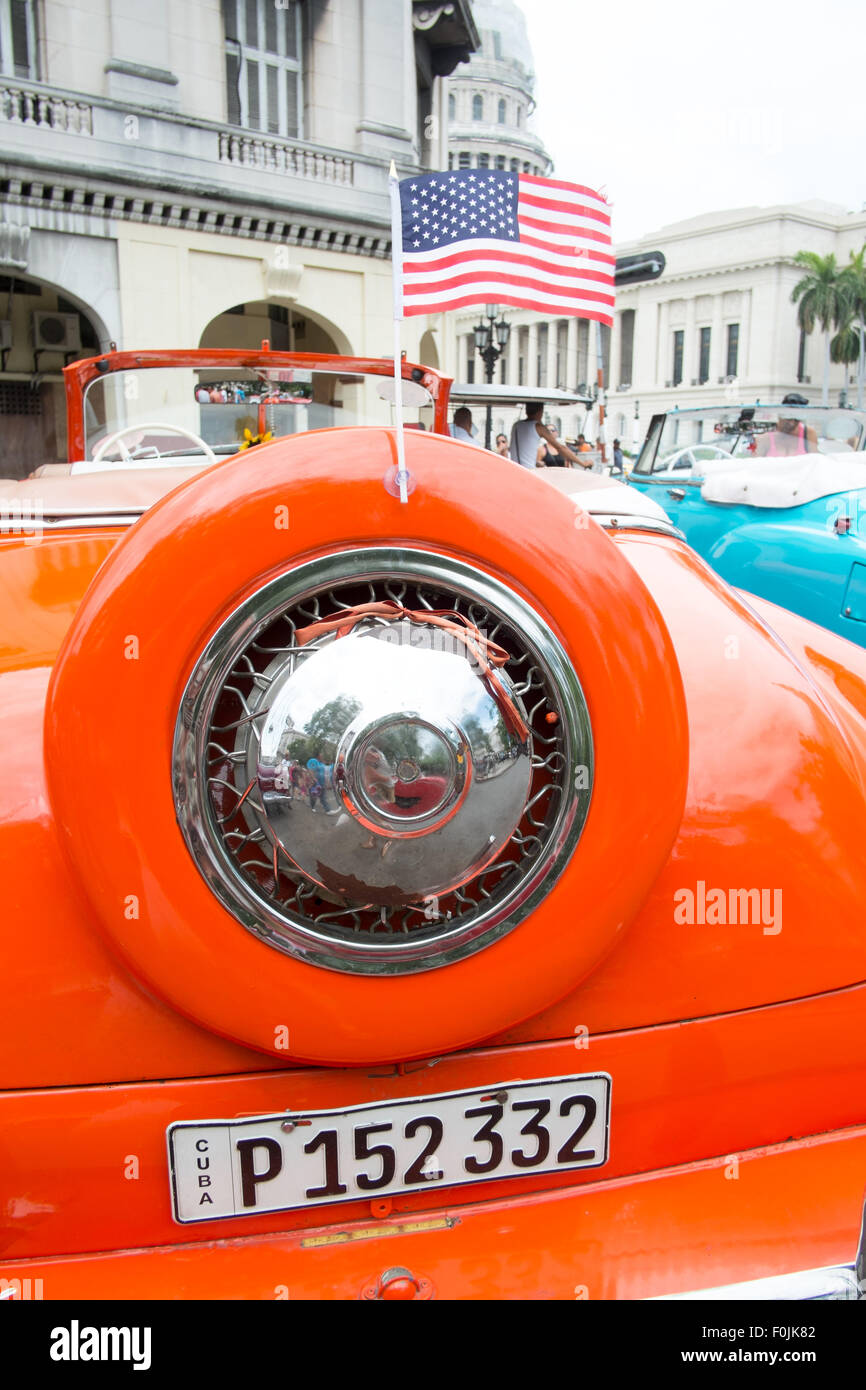 Classic American Automobile sul Parque Central, Havana, Cuba Foto Stock