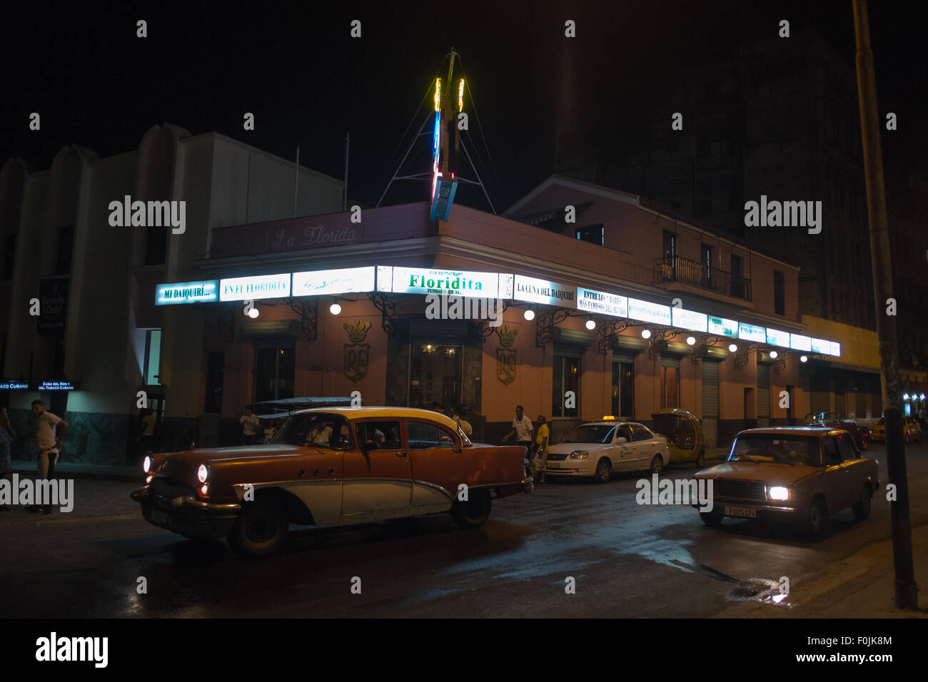 Il famoso Bar El Floridita a Cuba la città capitale di Havana attira gli appassionati di Ernest Hemingway e daiquiri alla cocktail. Foto Stock