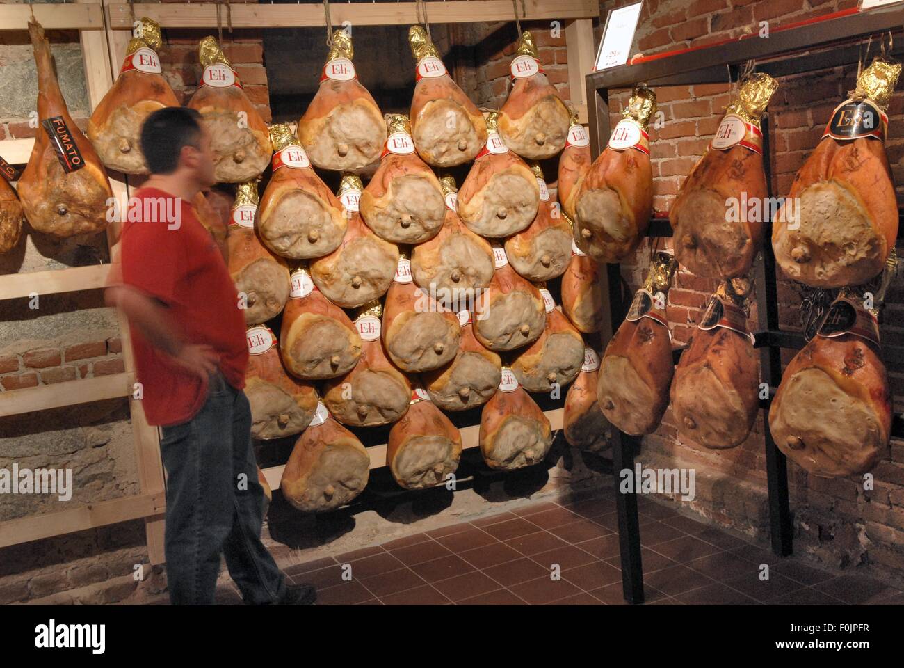 Il negozio Eataly a Torino (Piemonte, Italia), che fa parte della catena internazionale per la distribuzione italiana di qualità alimentare Foto Stock