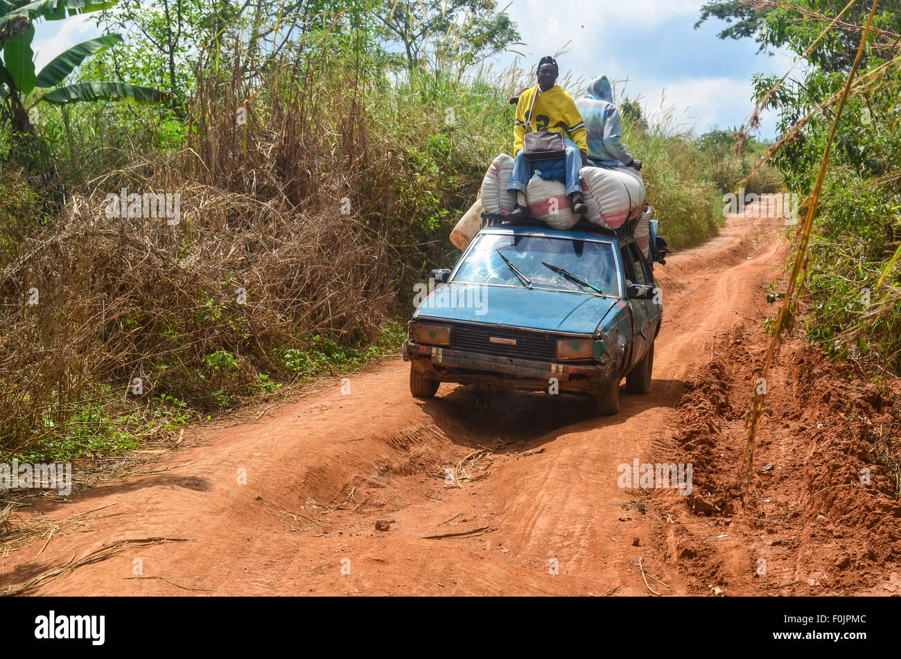 Difficoltà di trasporto nel paese Bamoun di Camerun Foto Stock
