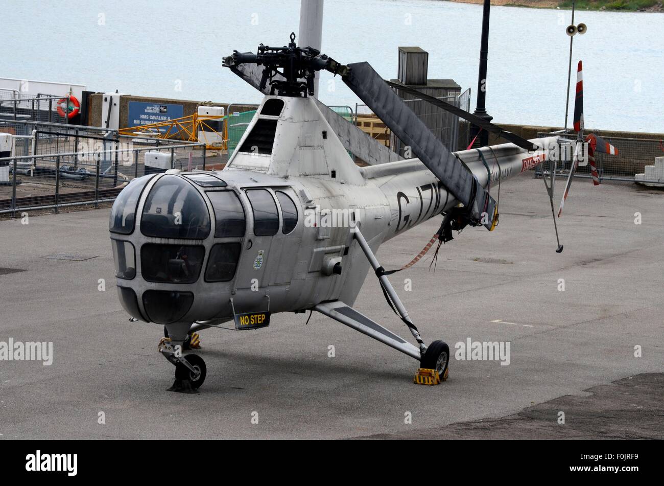 La British Royal Navy Westland HR5 WG-751 Dragonfly elicottero da combattimento a Chatham, Kent England Foto Stock