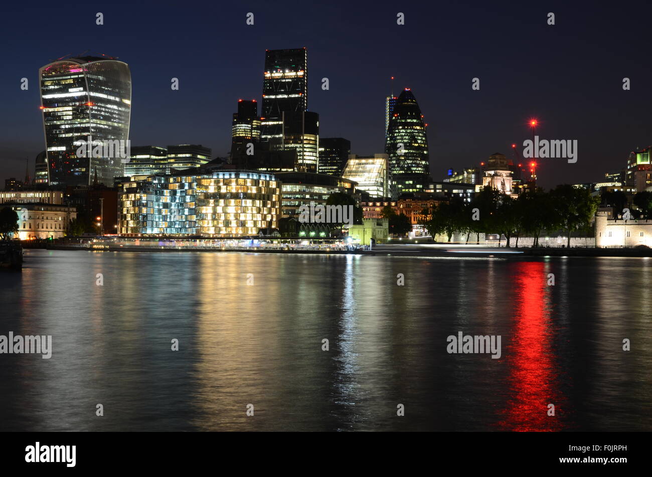 La Skyline di Londra di notte, Thames, London, Regno Unito, Gran Bretagna Foto Stock