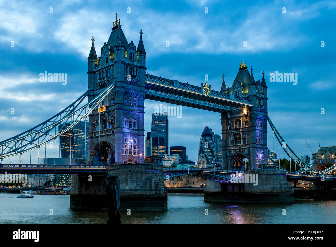 Il Tower Bridge di Londra, Inghilterra Foto Stock