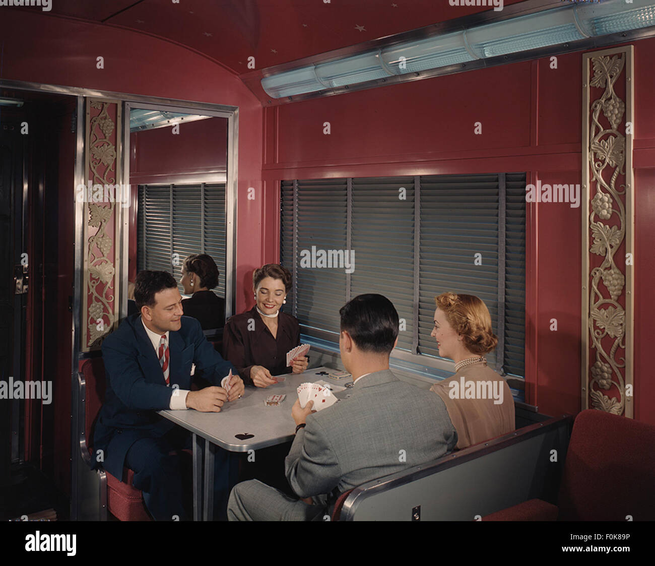 La lounge car Sunset Limited, prodotta dalla Budd Company per la Southern Pacific Railroad, faceva parte dell'iconico servizio ferroviario passeggeri a lunga percorrenza. Offre sistemazioni di lusso ai viaggiatori. Foto Stock