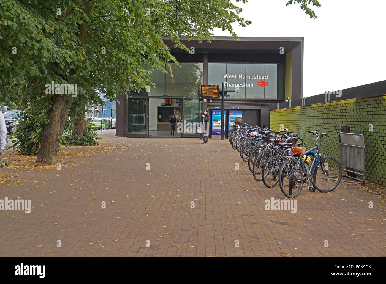 West Hampstead Treno Thameslink Station di Londra, Regno Unito Foto Stock