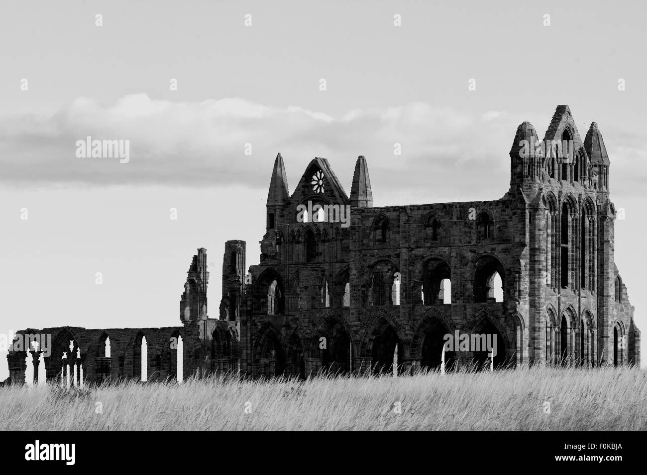 Whitby Abbey resti in bianco e nero Foto Stock