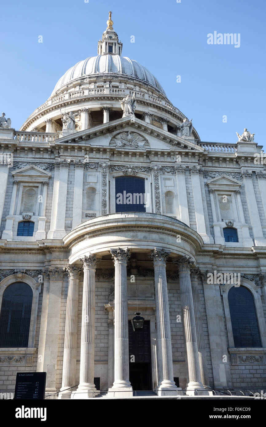 Fronte Ovest della Cattedrale di St Pauls nella Città di Londra. Foto Stock