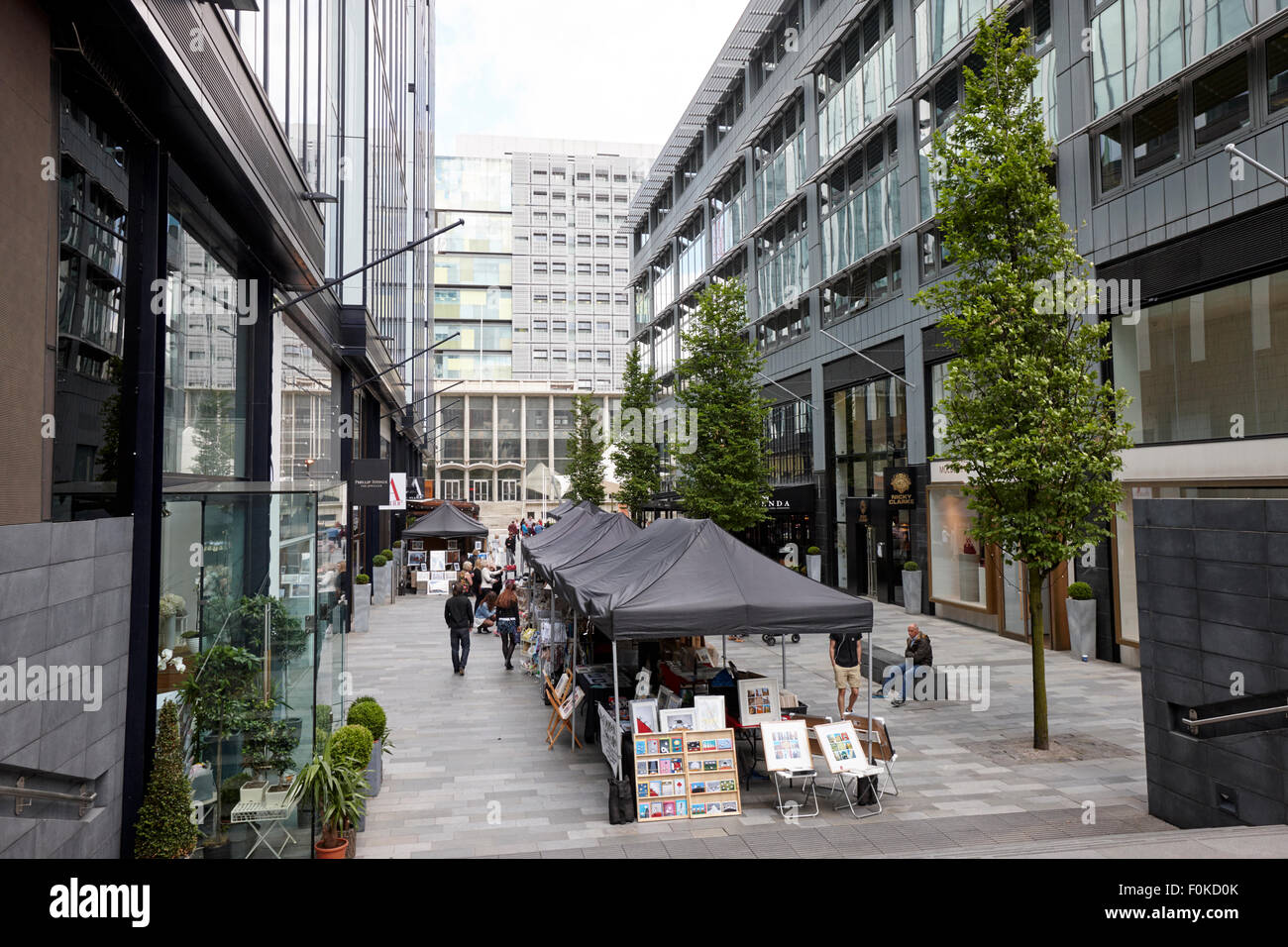 Sabato artigianato e mercato alimentare sulla avenue spinningfields Manchester Inghilterra England Regno Unito Foto Stock