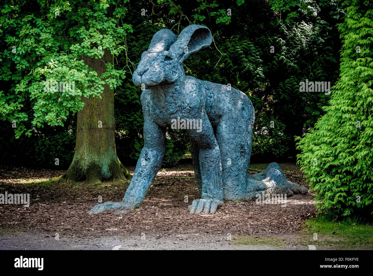 Scultura di Sophie Ryder a Yorkshire Sculpture Park. Foto Stock