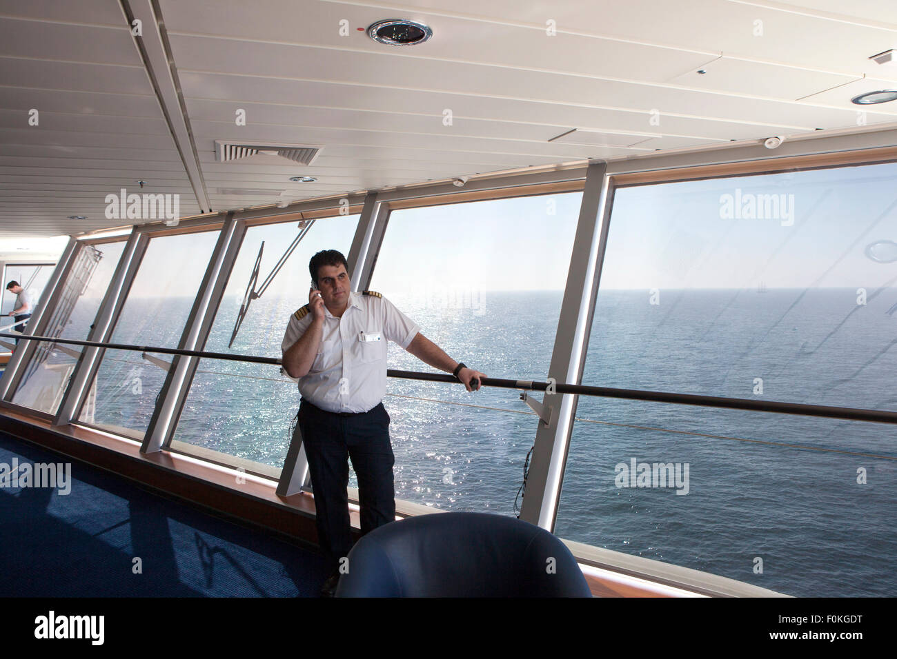 All'interno di una moderna nave da crociera bridge navigazione nell'oceano La celebrità Eclipse Foto Stock