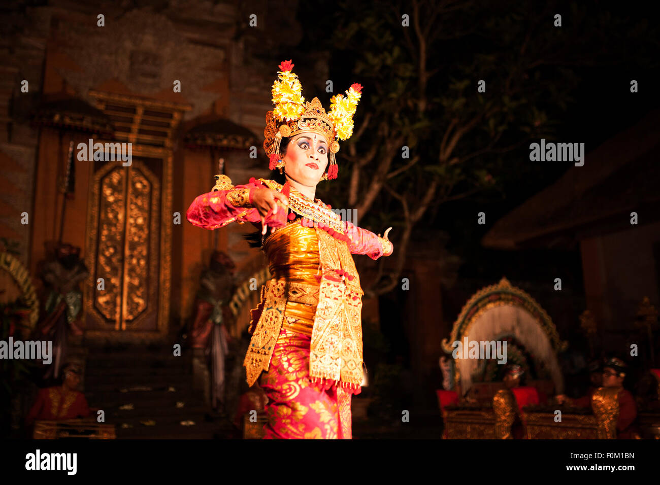 Legong performance di danza, Ubud Palace, Bali Foto Stock