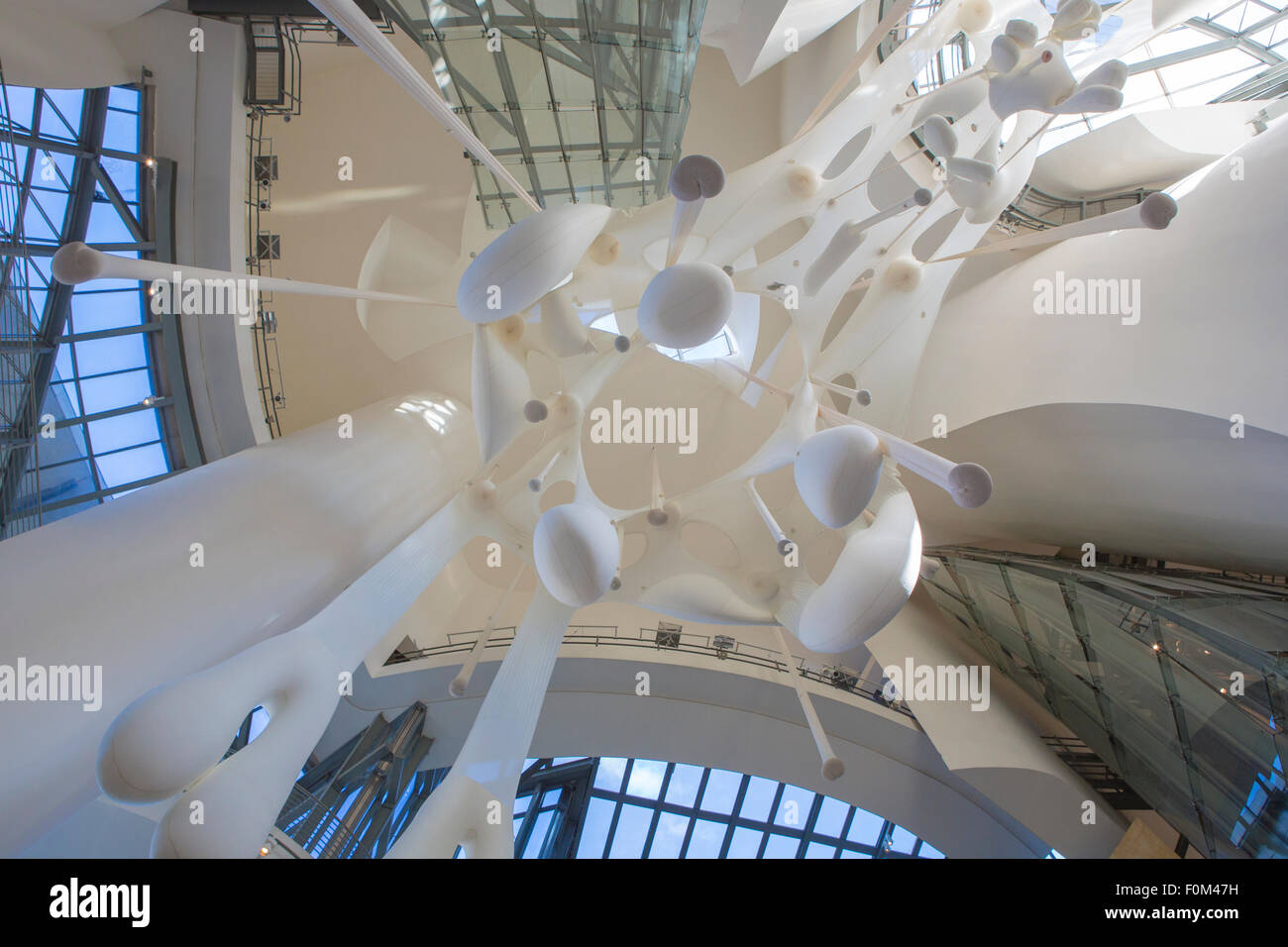 L'interno del Museo Guggenheim a Bilbao, in Spagna, il 6 marzo 2014. Il Guggenheimmuseum di arte moderna e contemporanea. Foto Stock