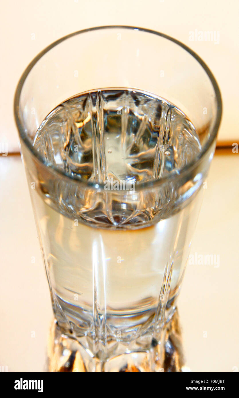 Glas Wasser - Symbolbild Nahrungsmittel. Foto Stock