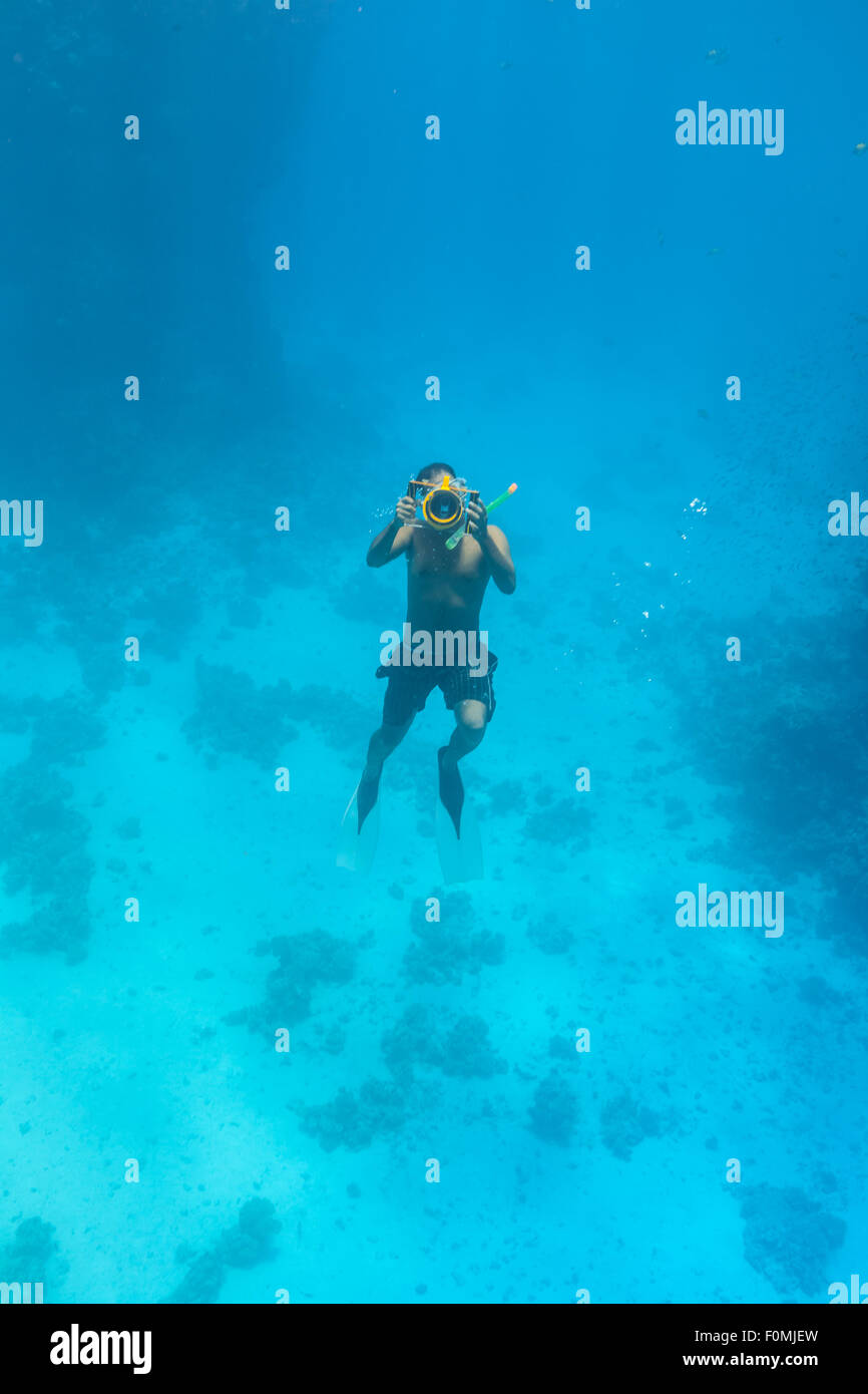 Underwater Coral Reef col cameraman Foto Stock