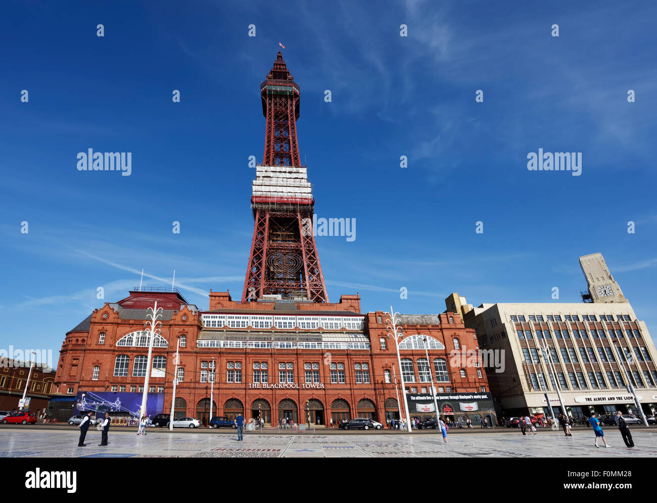 Vista della Torre di Blackpool che mostra tutta la facciata Foto Stock