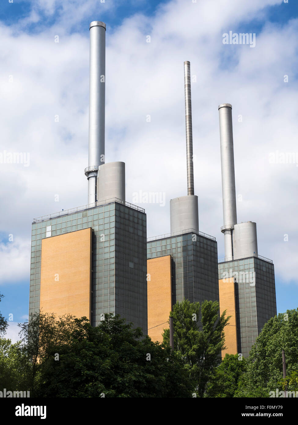 Impianto di riscaldamento Hannover-Linden, potenza di tre unità di impianto, camini, gas Power Plant, Hannover, Germania, Europa Foto Stock