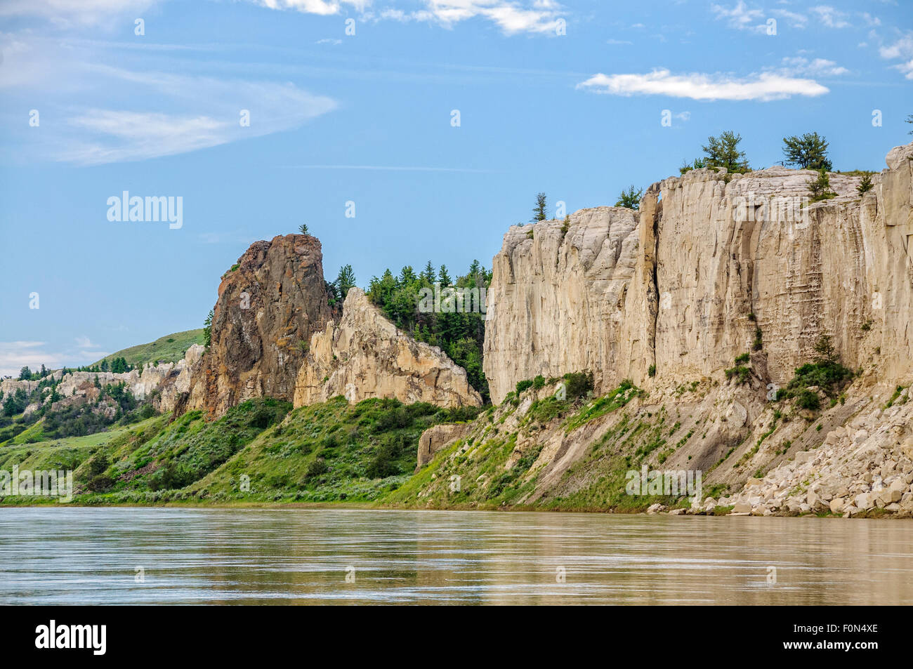 Bianche scogliere e Labarge Rock, vicino a Eagle Creek sulla parte superiore del Fiume Missouri si rompe il monumento nazionale, Montana. Foto Stock