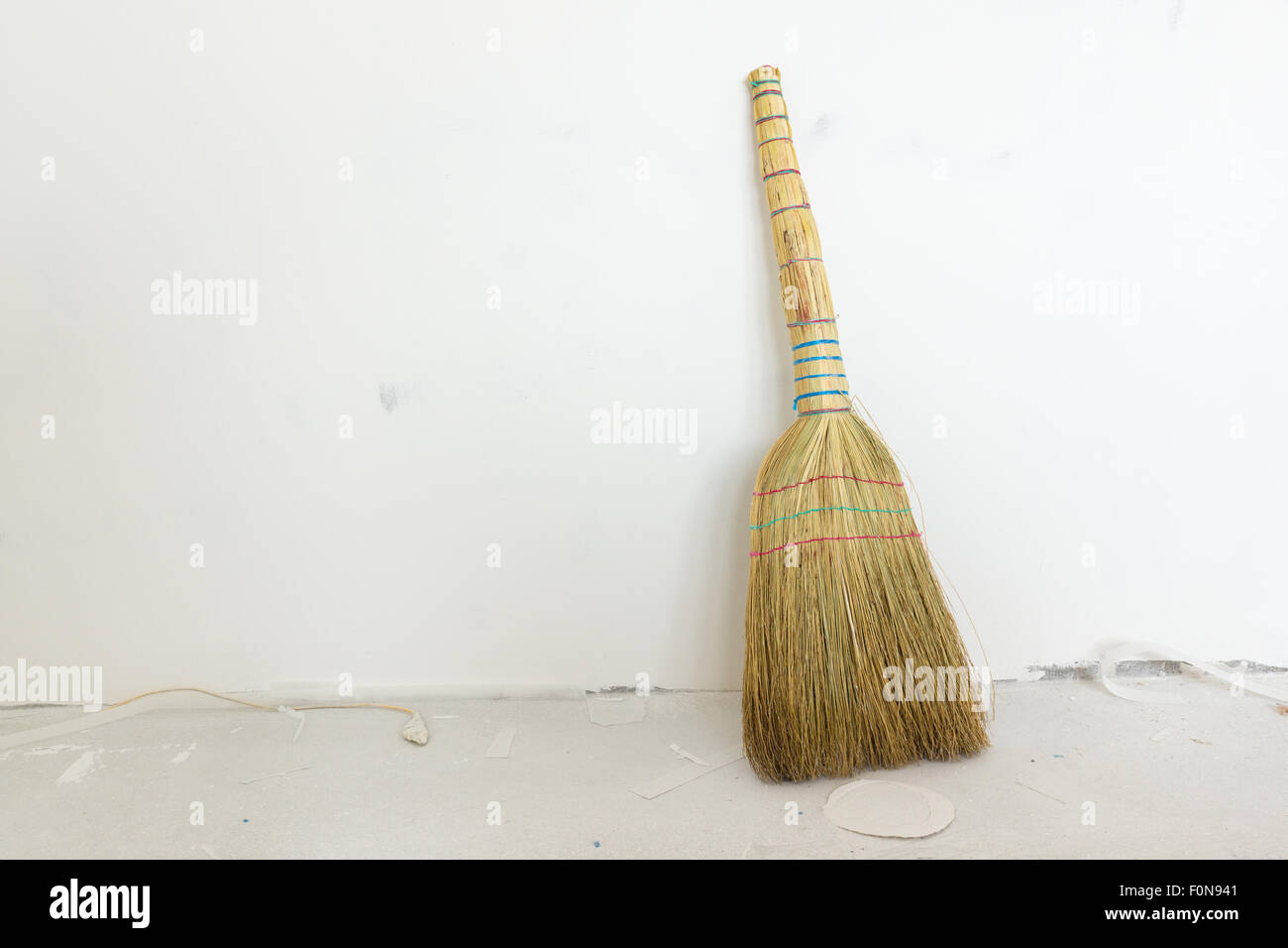La ginestra è necessario per la pulizia in ambienti chiusi in cui la riparazione è stata effettuata Foto Stock