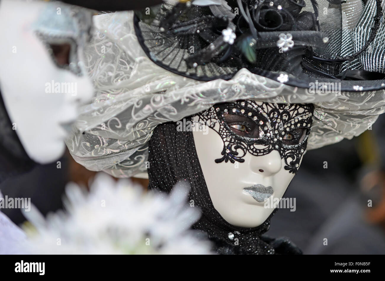 Artista nel bellissimo Veneto costume di carnevale di Venezia 2015 Foto Stock