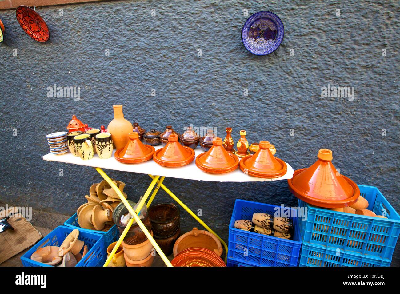 Ceramica Display Retail, la Medina, Rabat, Marocco, Africa del Nord Foto Stock