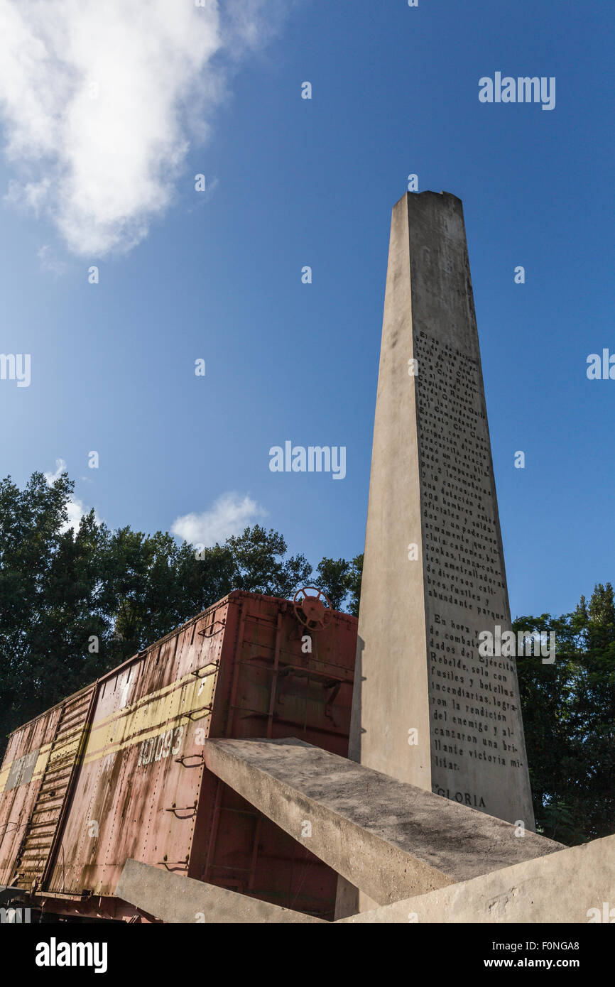 Un monumento alla scena del deragliamento del camion blindato da Che Guevara che ha portato alla vittoria dei rivoluzionari in Cuba Foto Stock