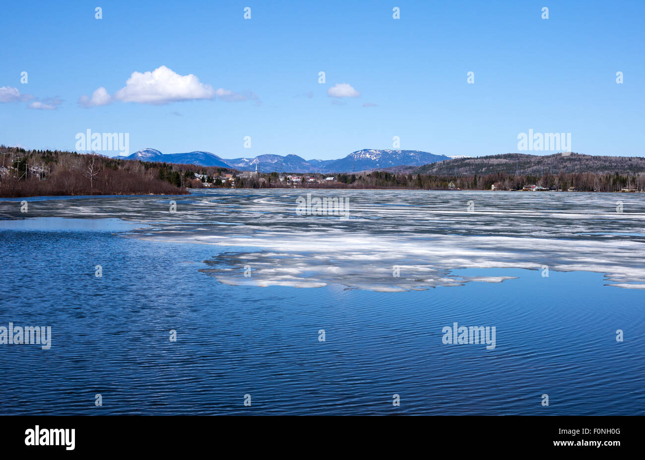 Quebec, Saint Aime Des Lacs, il ancora congelati St Mary lake Foto Stock